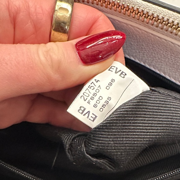 Elegant Black Leather Furla Bag - Picture 10 of 10